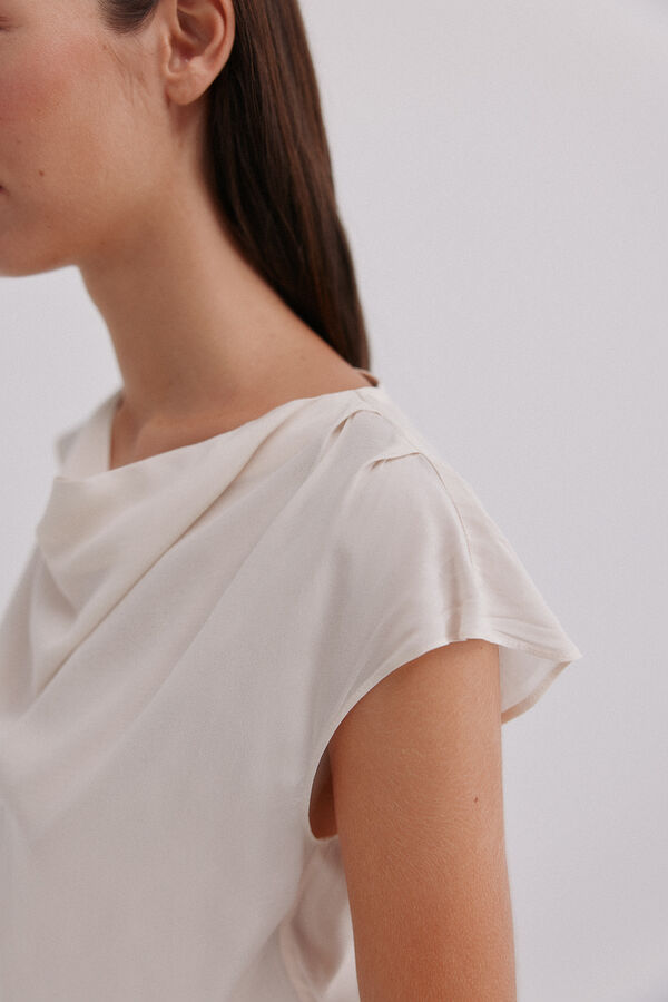 Hoss Intropia Constance. Blusa drapeada Marfil