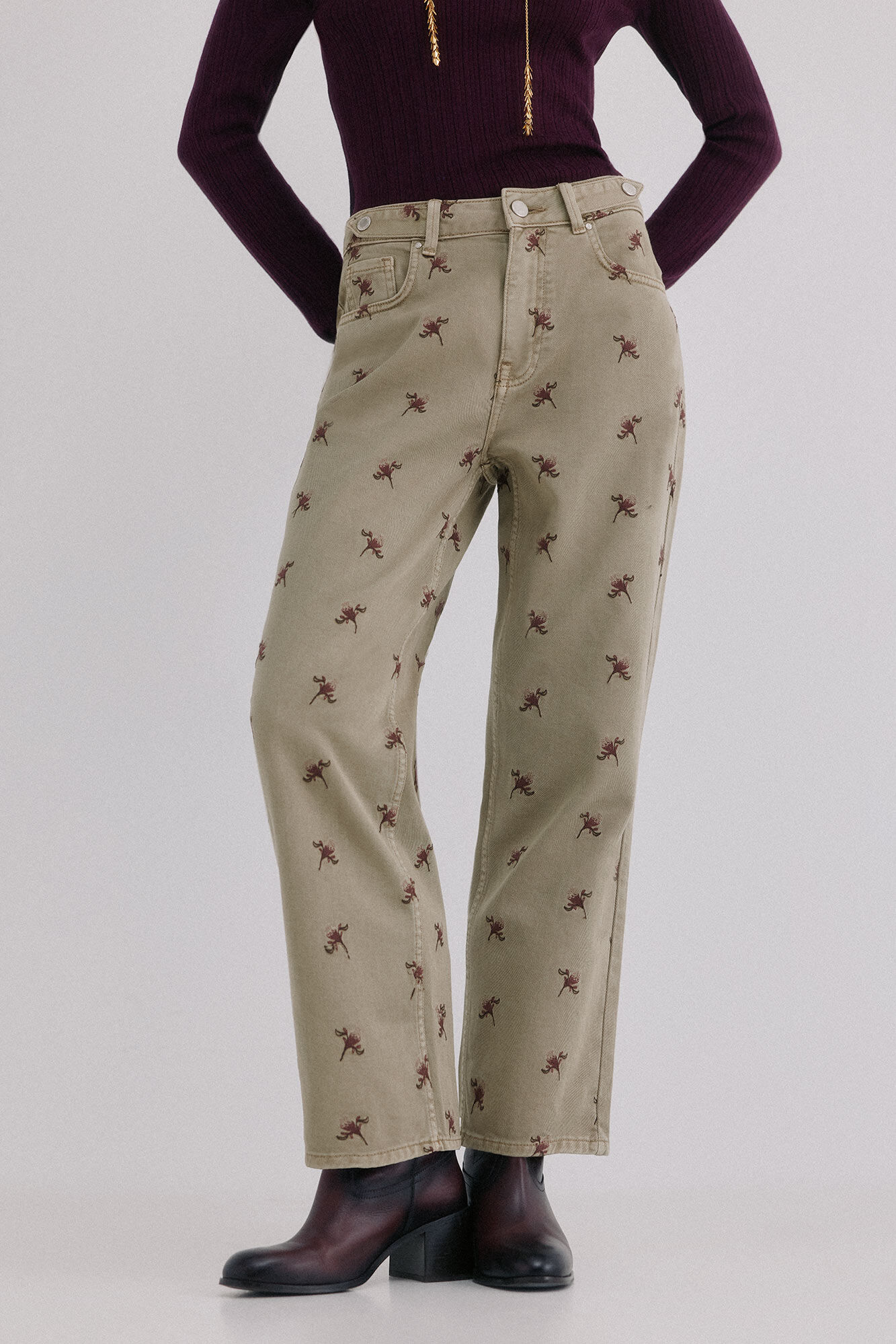 Hoss Intropia Bettina. Vaqueros bordados