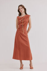 Hoss Intropia Alessia. Vestido midi satinado Rosa