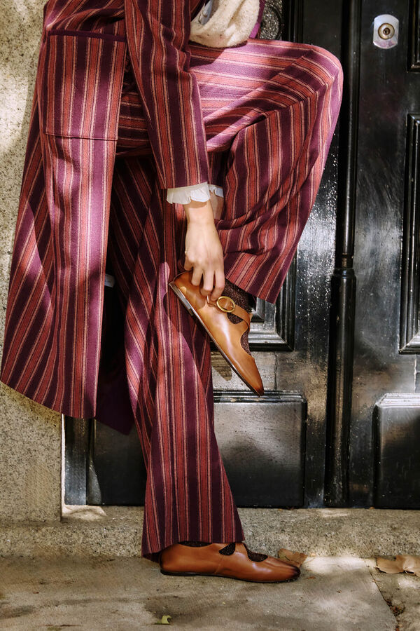 Hoss Intropia Lera. Bailarinas de piel cruzadas Marron oscuro