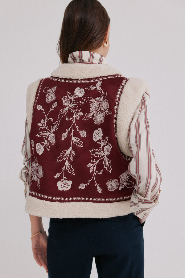 Hoss Intropia Daia. Chaleco bordado Granate
