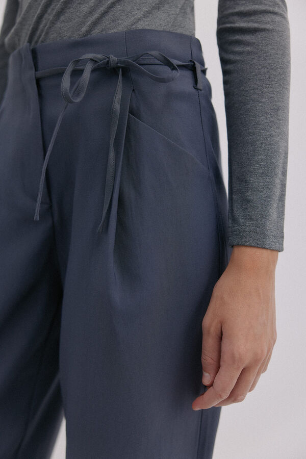 Hoss Intropia Piper. Pantal&oacute;n con lazada Gris