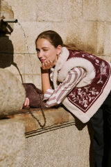 Hoss Intropia Daia. Chaleco bordado Granate