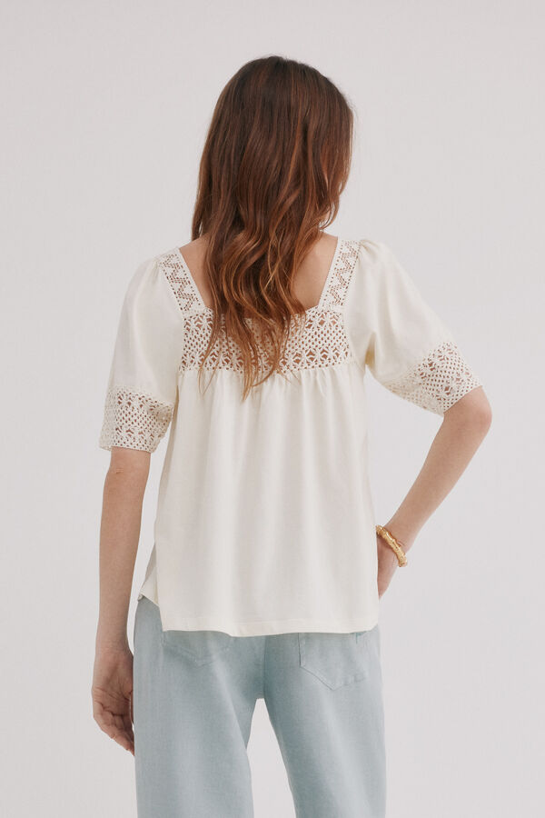 Hoss Intropia Miranda. Camiseta rom&aacute;ntica Beige