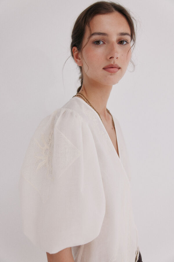 Hoss Intropia Cintia. Blusa cruzada Marfil