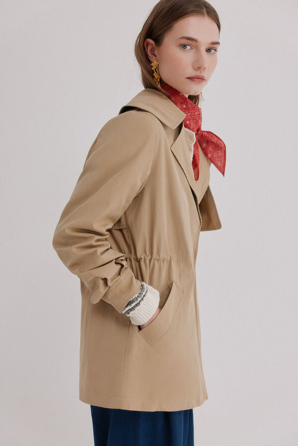 Hoss Intropia Dahlia. Deportiva corta Beige