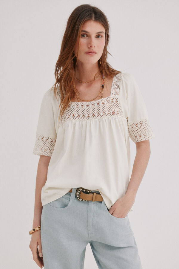 Hoss Intropia Miranda. Camiseta rom&aacute;ntica Beige