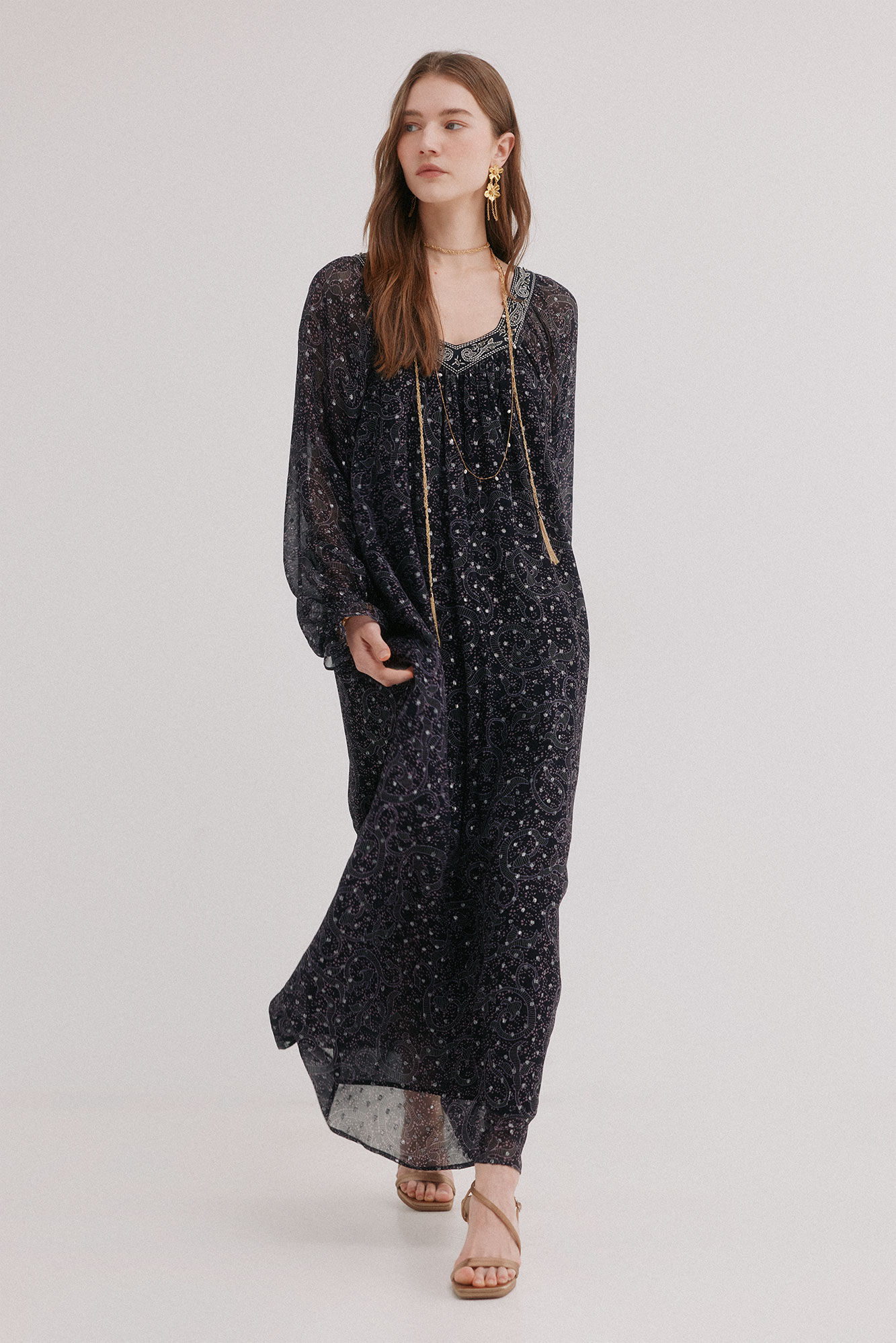 Hoss Intropia Aitana. Vestido con bordado