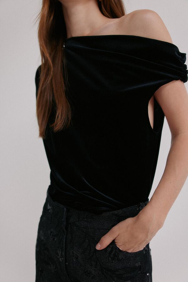 Hoss Intropia Marcela. Top asim&eacute;trico Negro