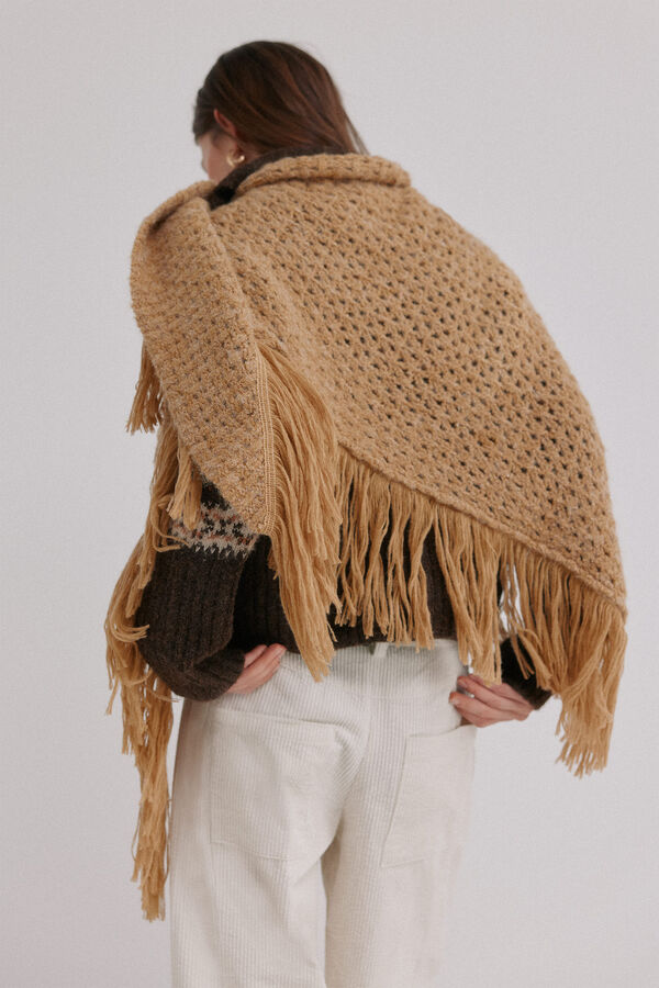 Hoss Intropia Nieves. Chal calado de flecos Dorado