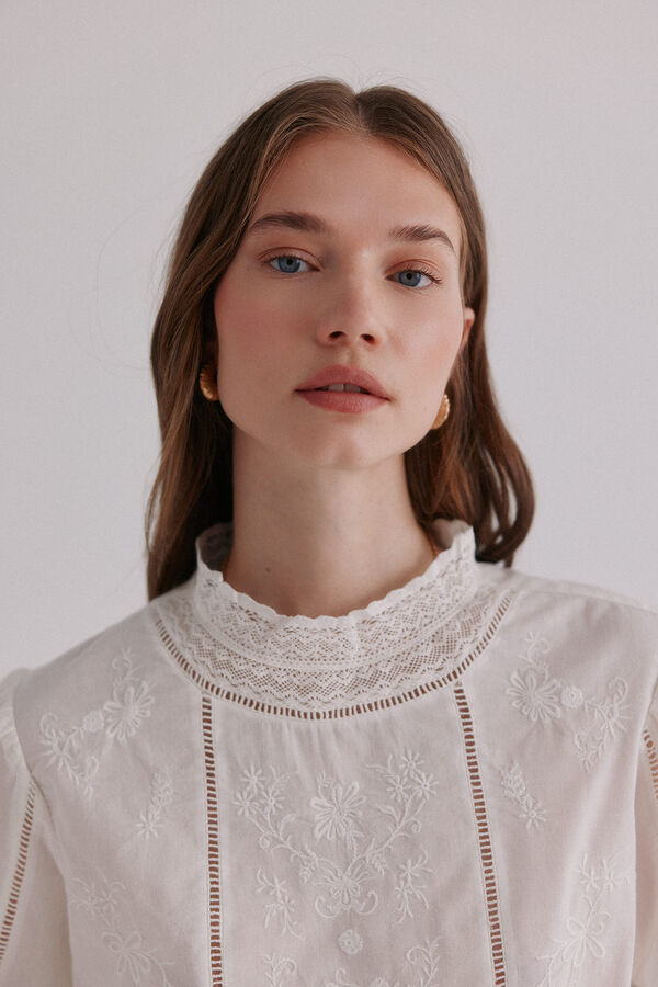 Hoss Intropia Cassia. Blusa rom&aacute;ntica Marfil