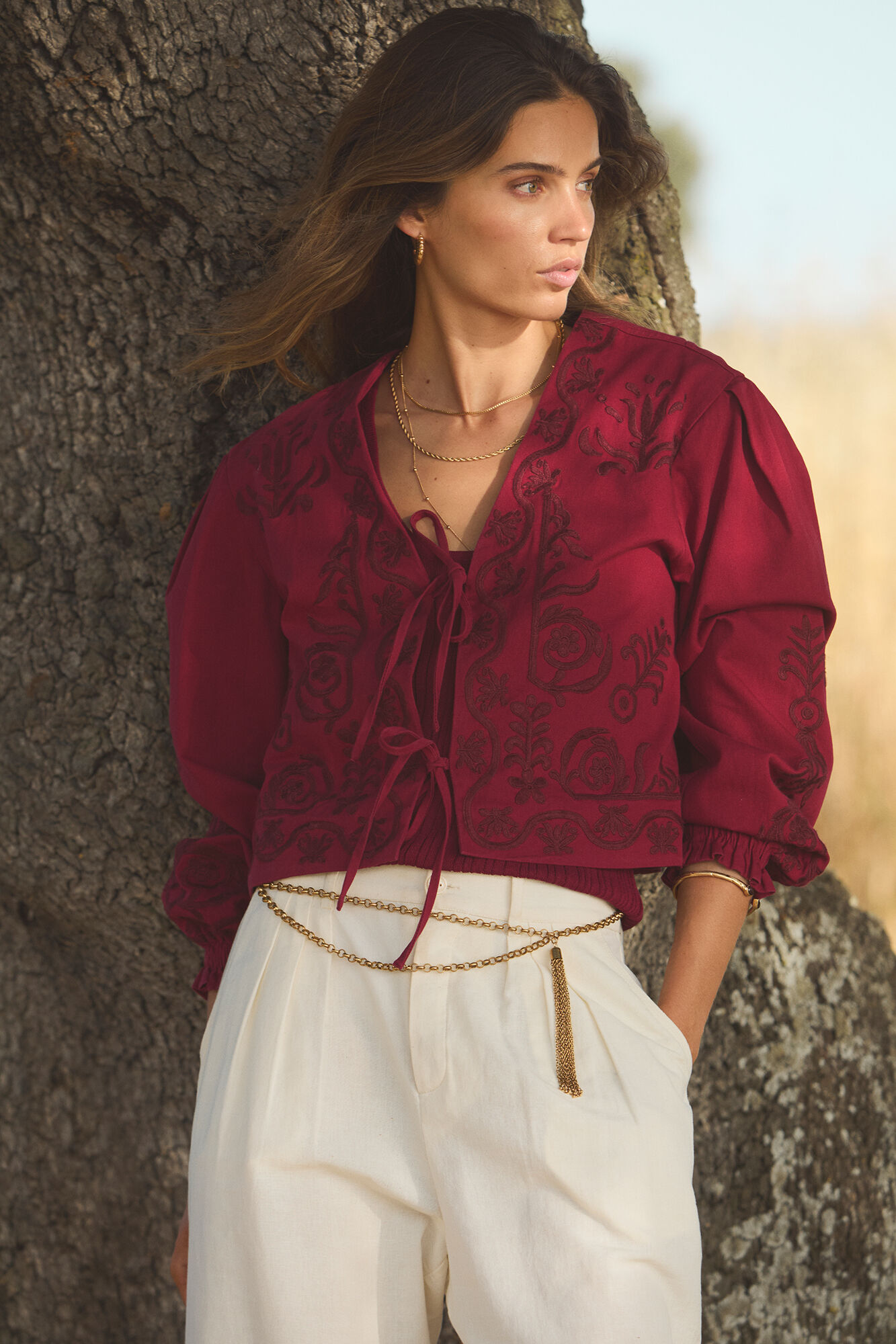 Hoss Intropia Eva. Chaqueta bordada