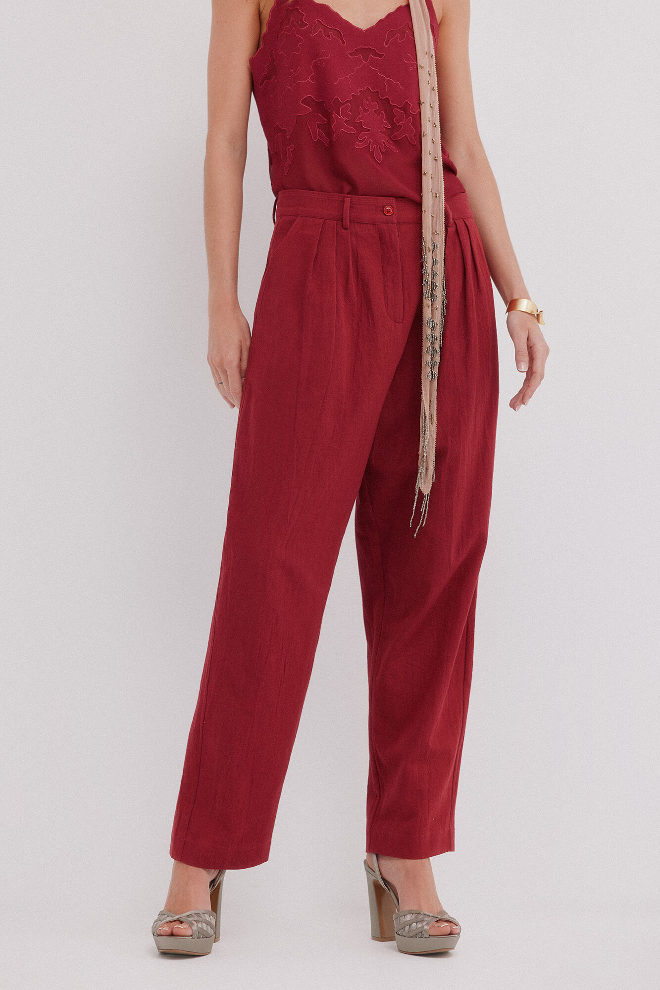 Hoss Intropia Philippa. Pantalones con pliegues