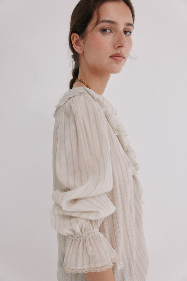 Hoss Intropia Clarisse. Blusa volantes Marfil