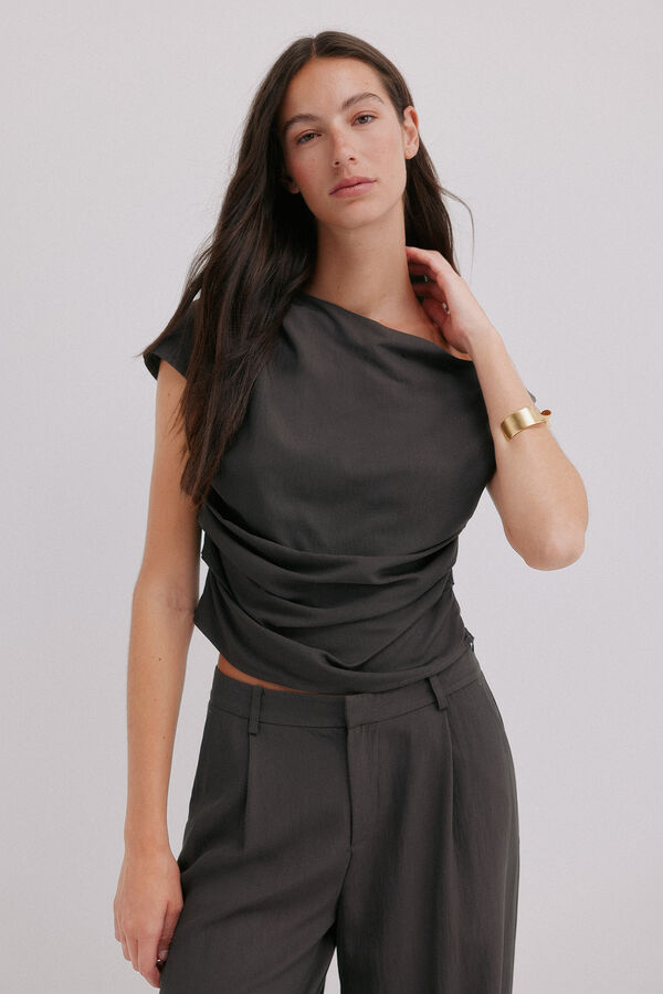 Hoss Intropia Gis&egrave;le. Top asim&eacute;trico Gris