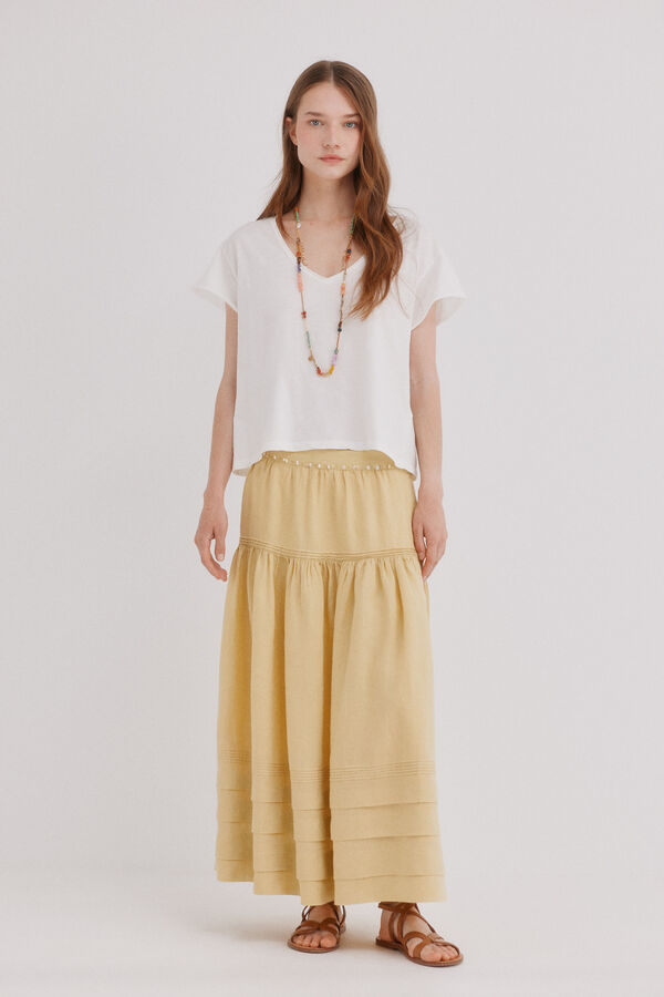 Hoss Intropia Monike. Camiseta maga corta escote pico Beige