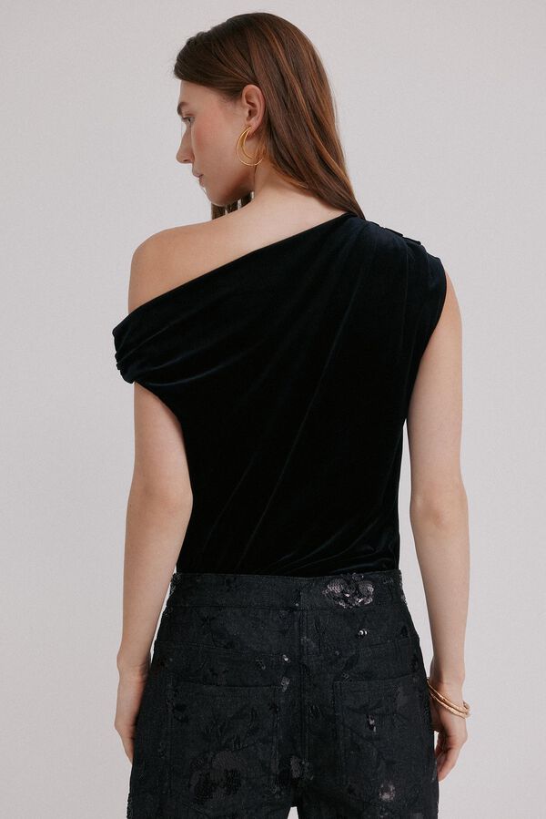 Hoss Intropia Marcela. Top asim&eacute;trico Negro