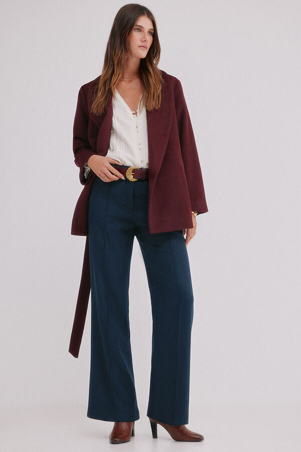 Hoss Intropia Filippa. Abrigo con cinturón Vino