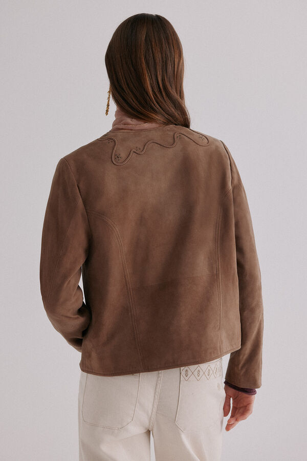 Hoss Intropia Zia. Chaqueta con tachuelas Kaki