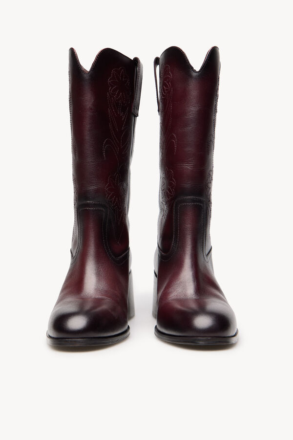 Hoss Intropia Nadia. Bota de piel con bordados de flores rojo