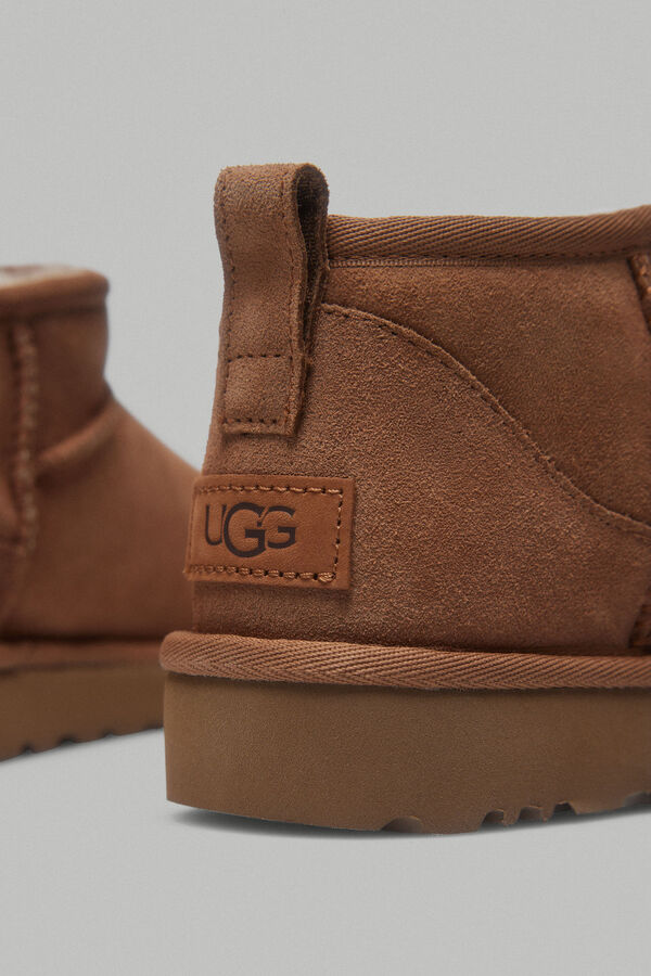 Ugg Bota Classic Ultra Marr&oacute;n