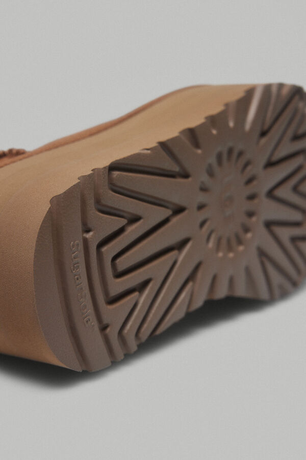 Ugg Bota Classic Ultra Plataforma Marr&oacute;n