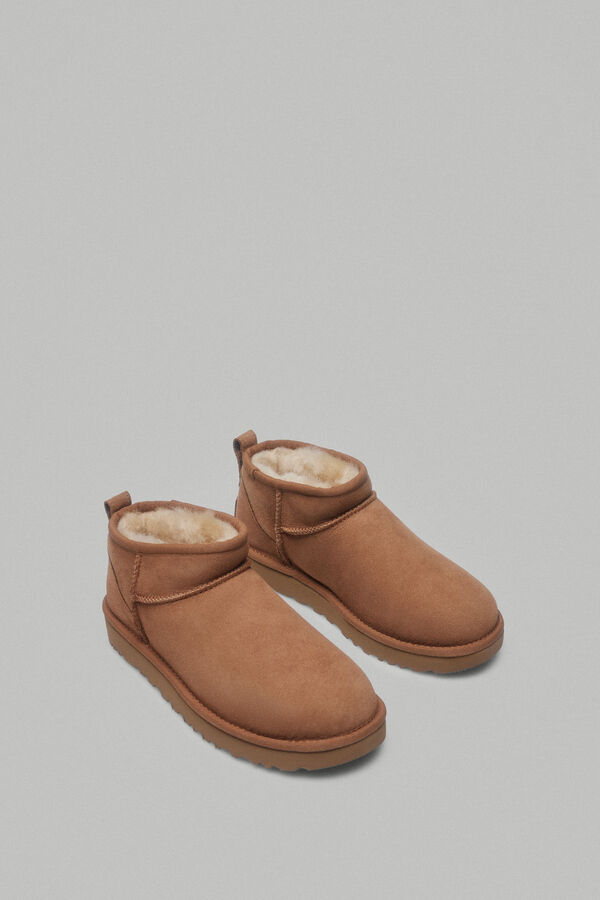 Ugg Bota Classic Ultra Marr&oacute;n