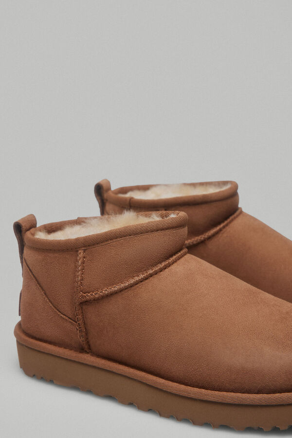 Ugg Bota Classic Ultra Marr&oacute;n
