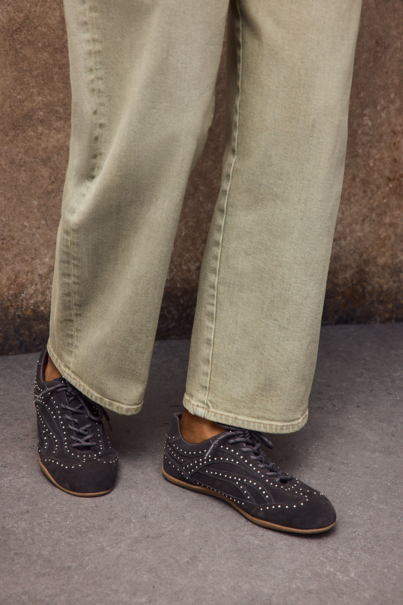 Slowlove Zapatilla piel tachas