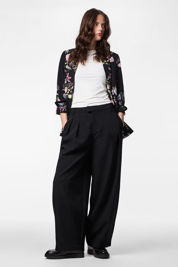 Pieces Blazer estampada con manga tres cuartos negro