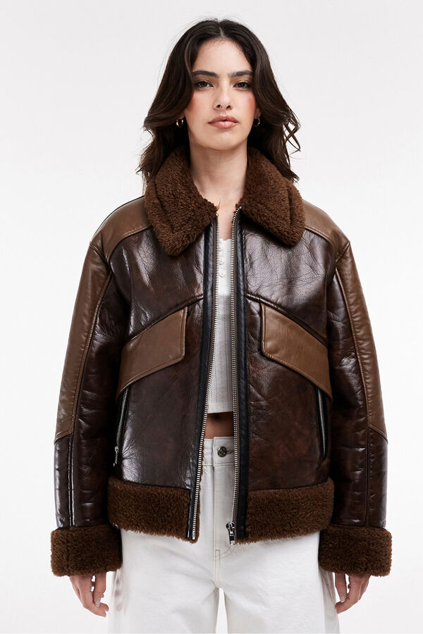 Topshop Chaqueta efecto piel combinada. marr&oacute;n