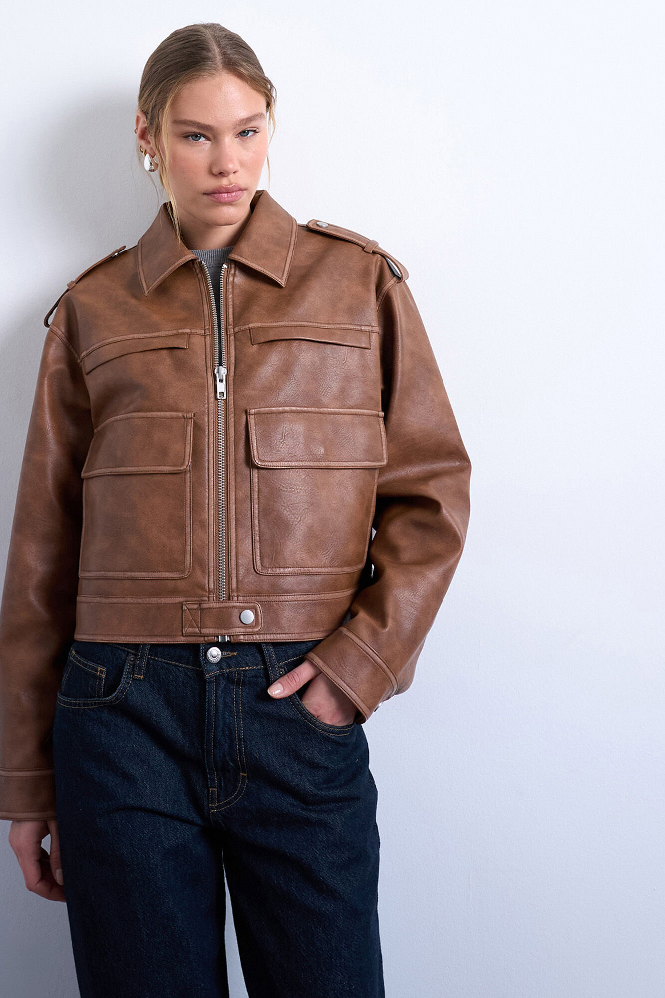 Topshop Chaqueta corta biker efecto piel