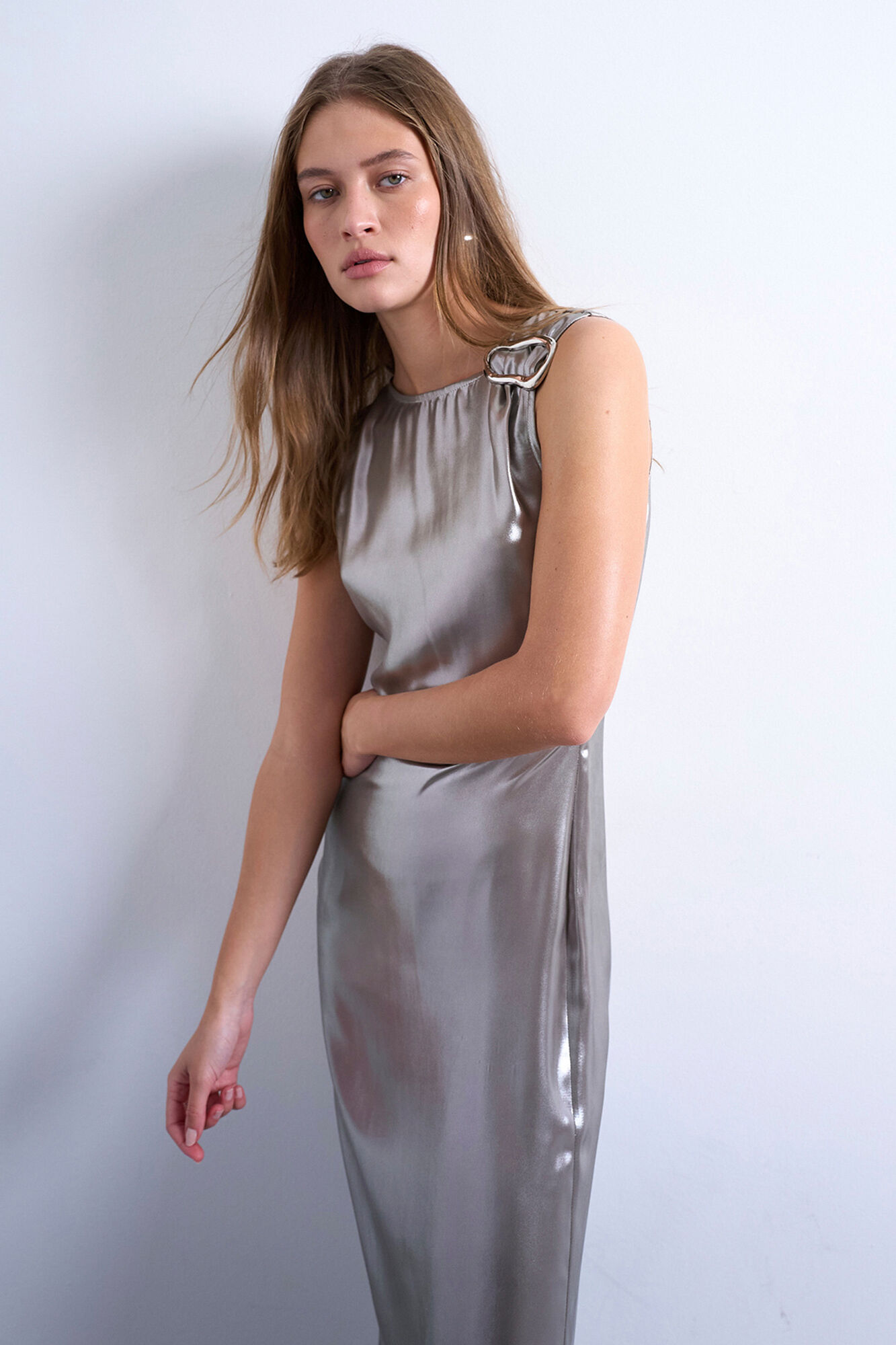 Topshop Vestido largo con hebilla metalica en el hombro