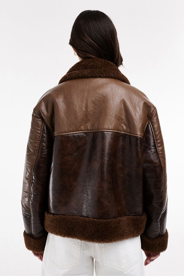 Topshop Chaqueta efecto piel combinada. marr&oacute;n