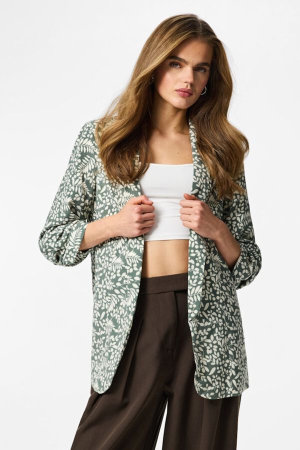 Pieces Blazer estampada floral con manga tres cuartos verde