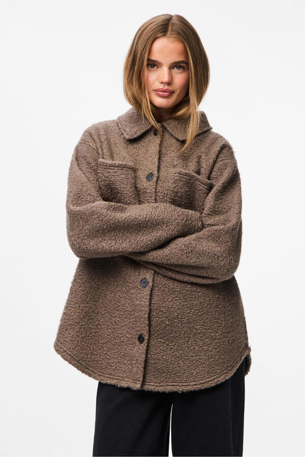 Pieces Sobrecamisa teddy bolsillos gris