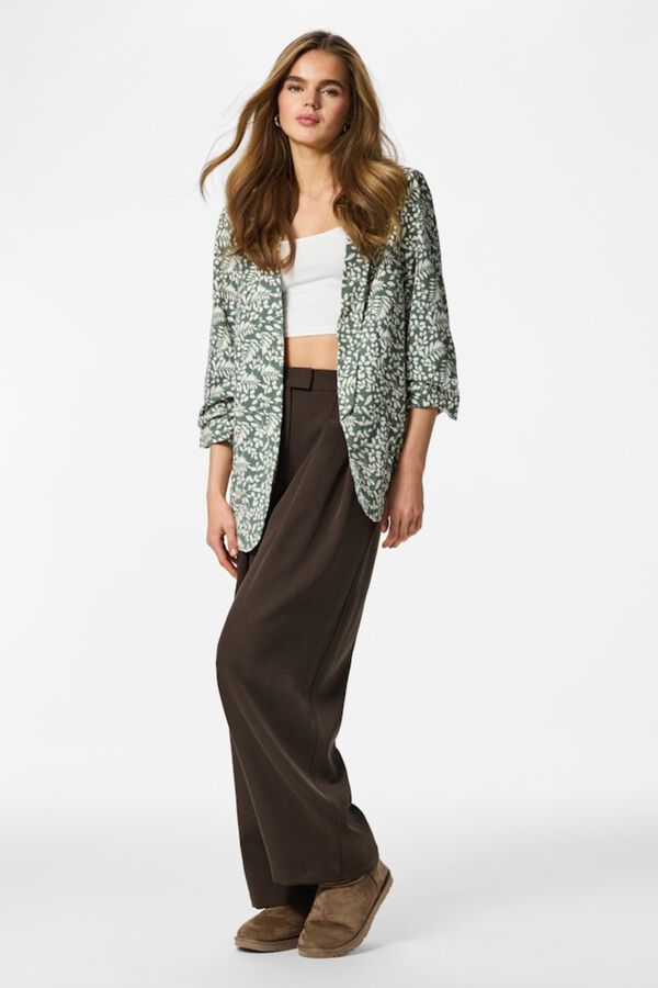 Pieces Blazer estampada floral con manga tres cuartos verde