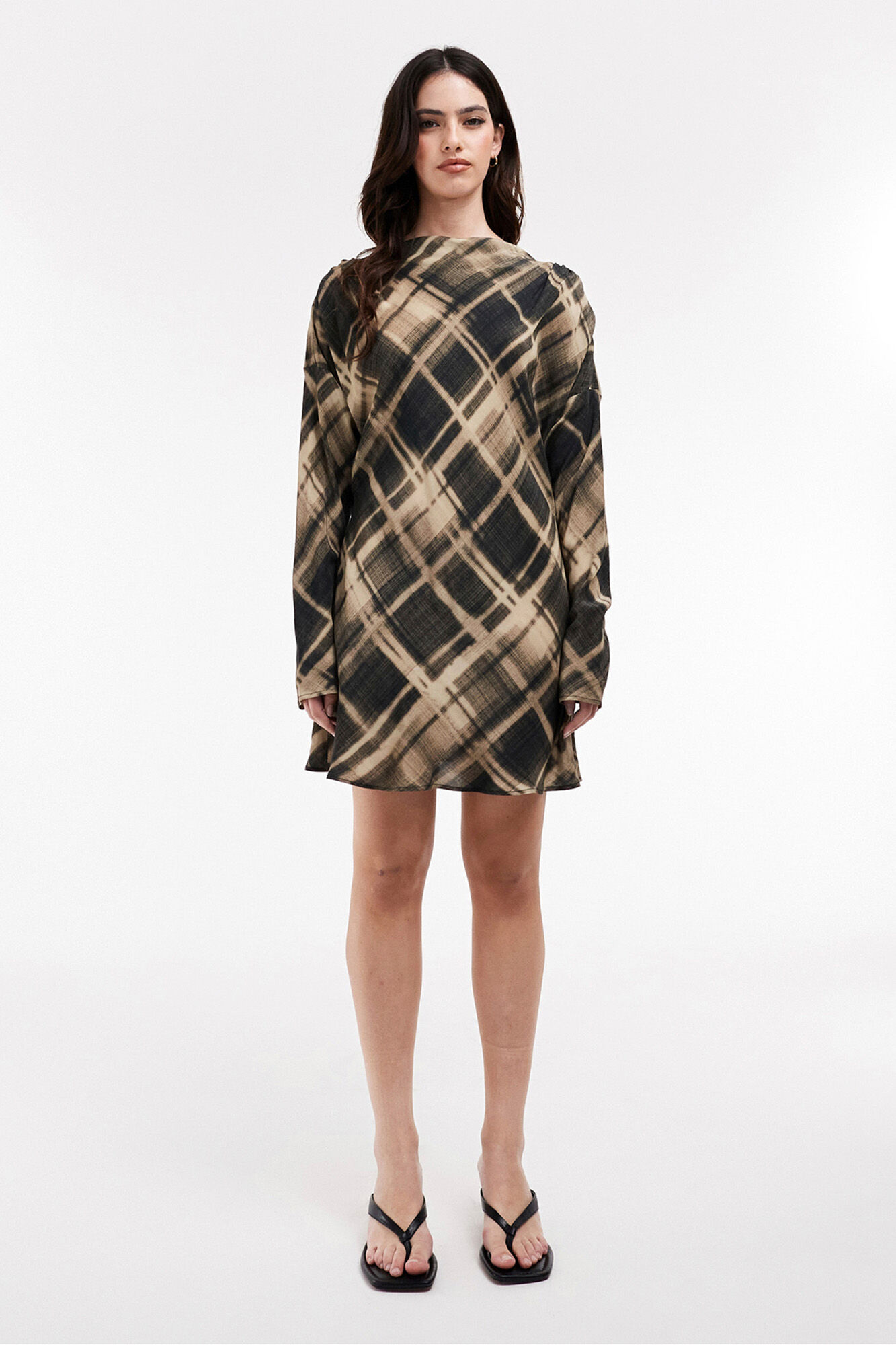 Topshop Vestido corto de manga larga.