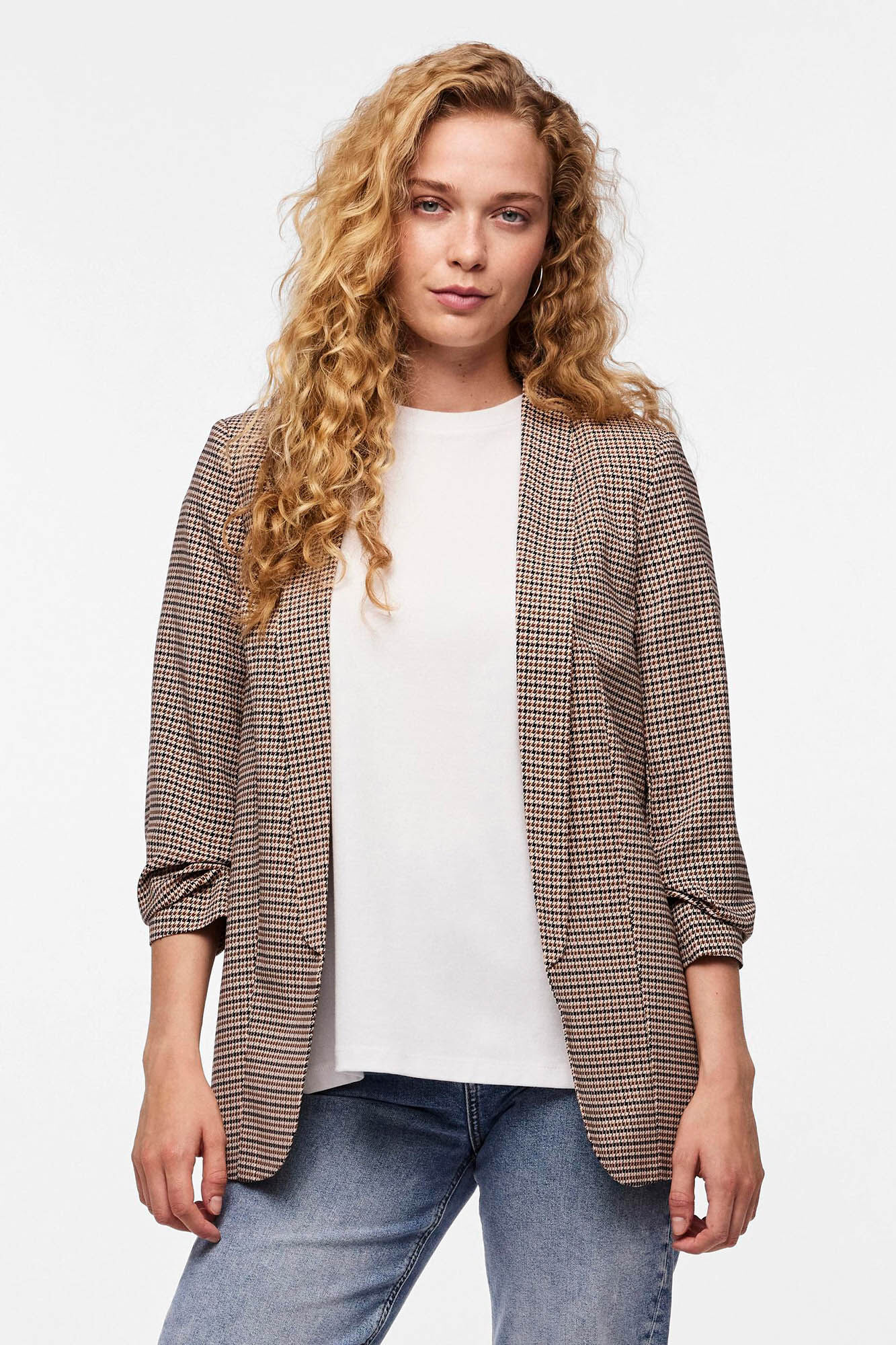 Pieces Blazer estampada floral con manga tres cuartos