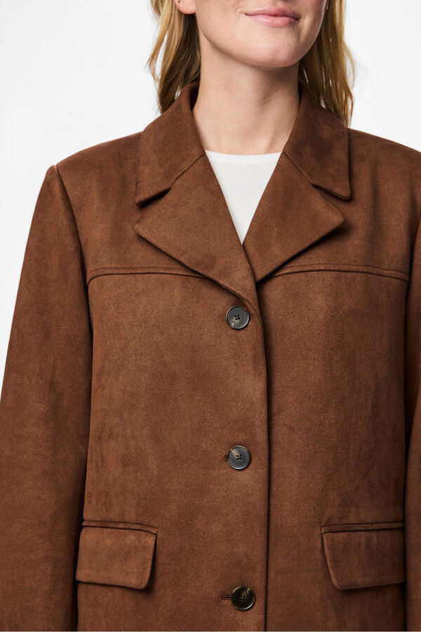Pieces Chaqueta blazer antelina marr&oacute;n