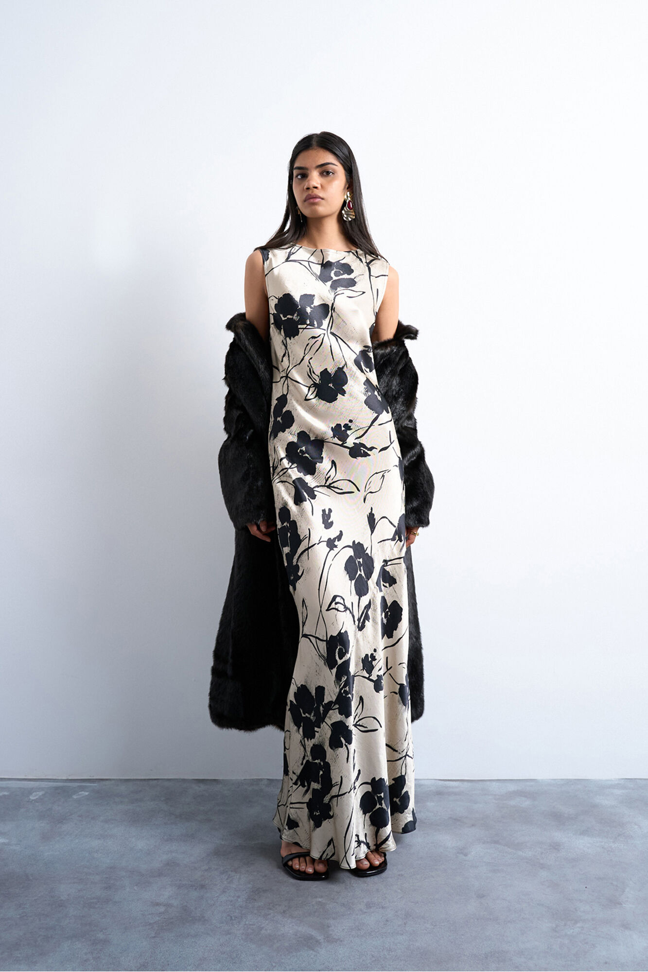 Topshop Vestido midi de cuello redondo y manga sisa