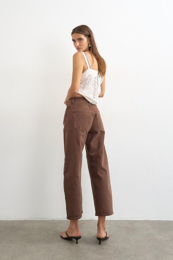 Topshop Jeans barrel tiro alto marr&oacute;n