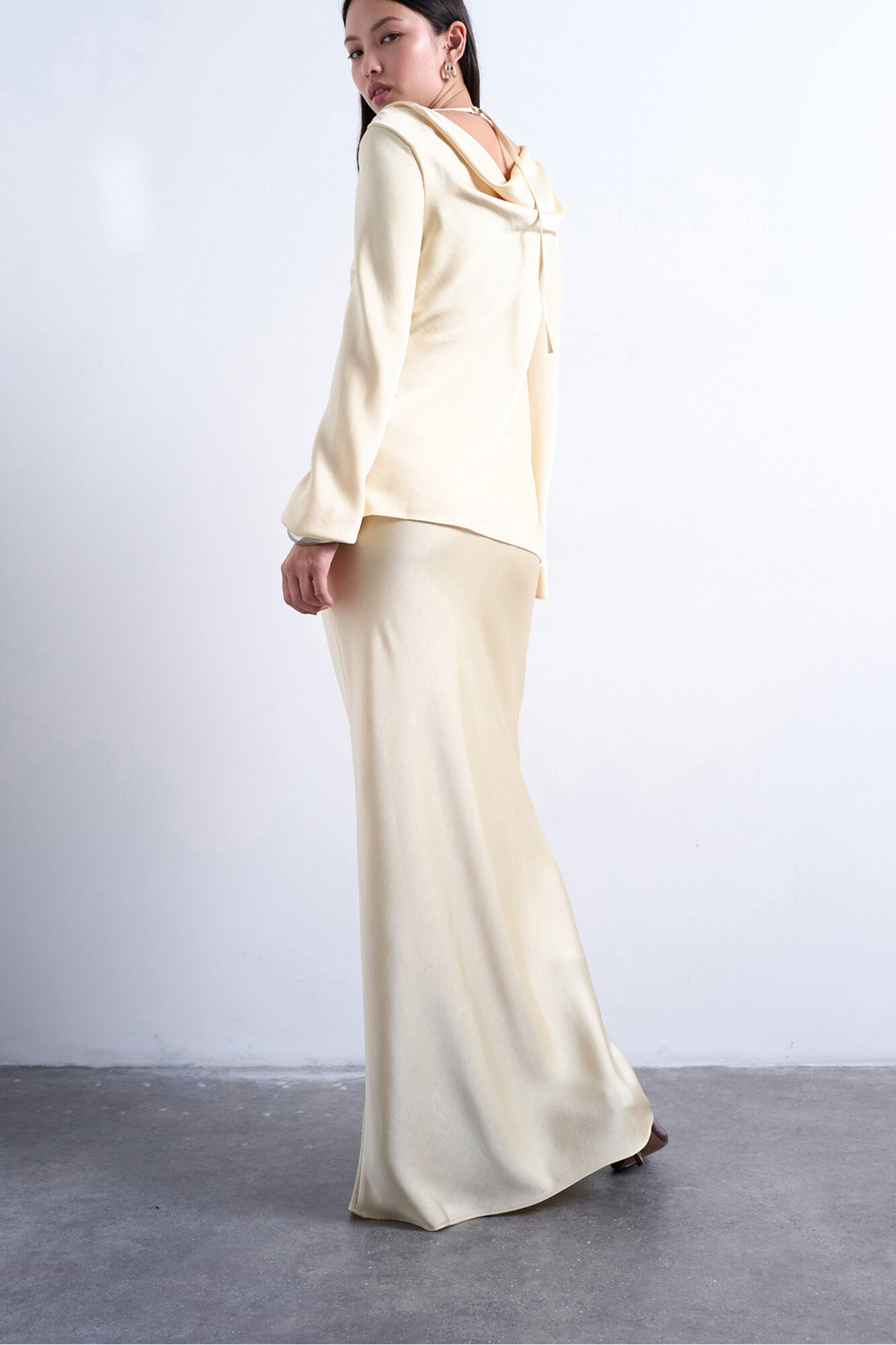 Topshop Falda larga satinada.