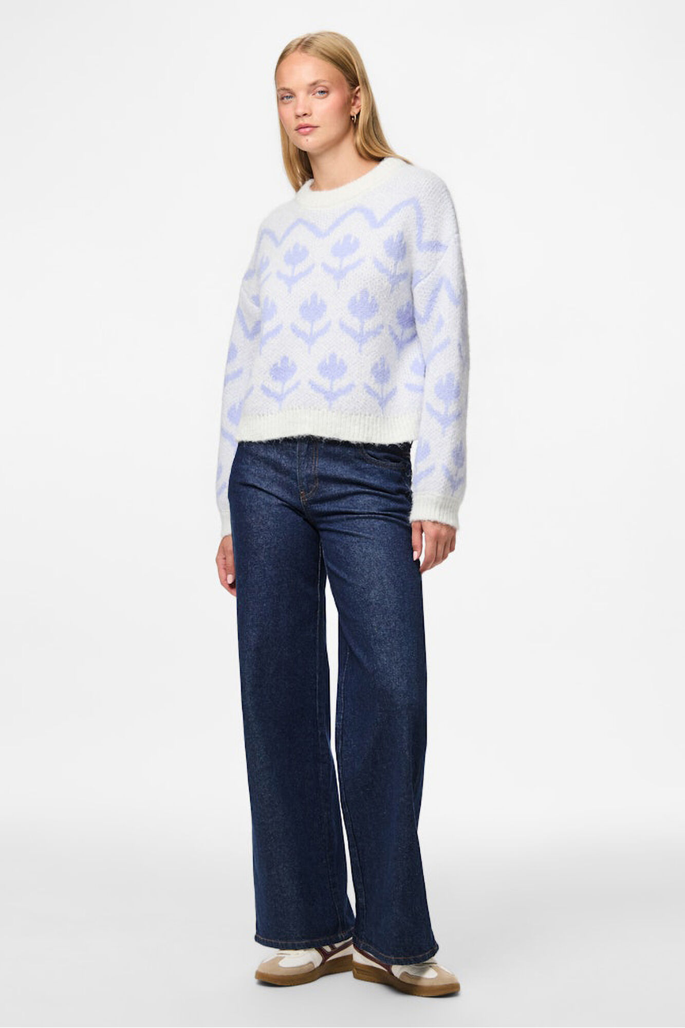 Pieces Jersey estampado floral cuello redondo