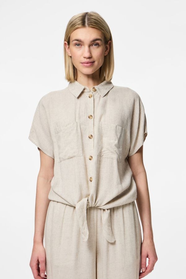 Pieces Camisa de manga corta con nudo y lino beige