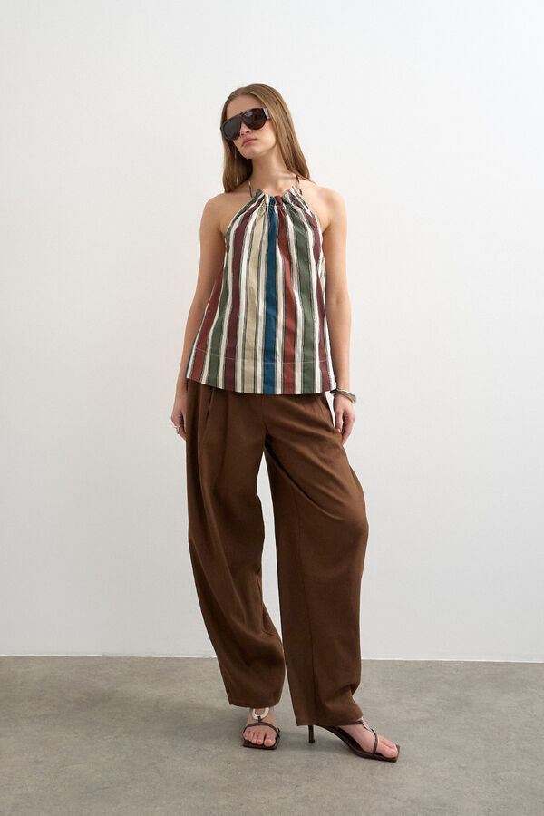 Topshop Top halter estampado marr&oacute;n