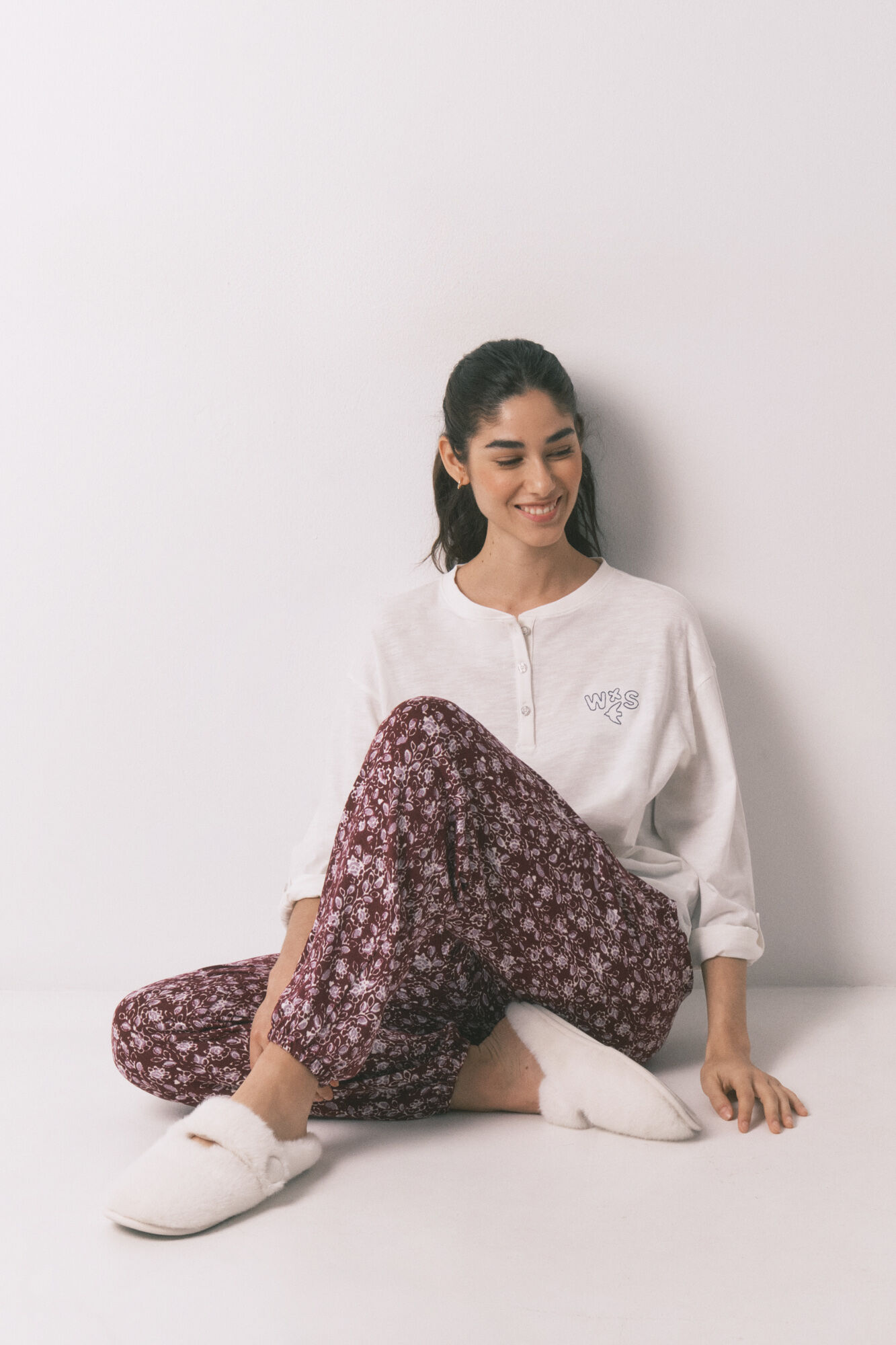 Women'secret Pantal&oacute;n largo granate estampado flores