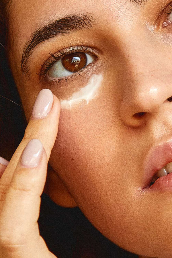 Salad Code Contorno de ojos revitalizador beige