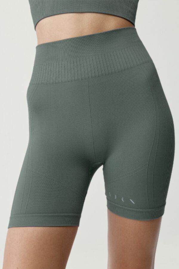 Born Living Yoga Pantalones cortos deportivos Eris verde kaki