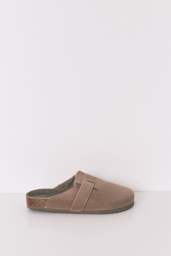 Women'secret Zapatillas casa tipo zueco marr&oacute;n nude